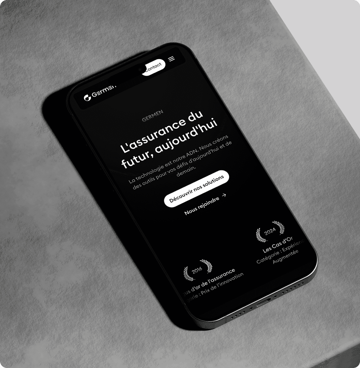 Le site Germen affiché sur un iPhone posé sur un socle gris, sur le titre « L'assurance du futur, aujourd'hui »
