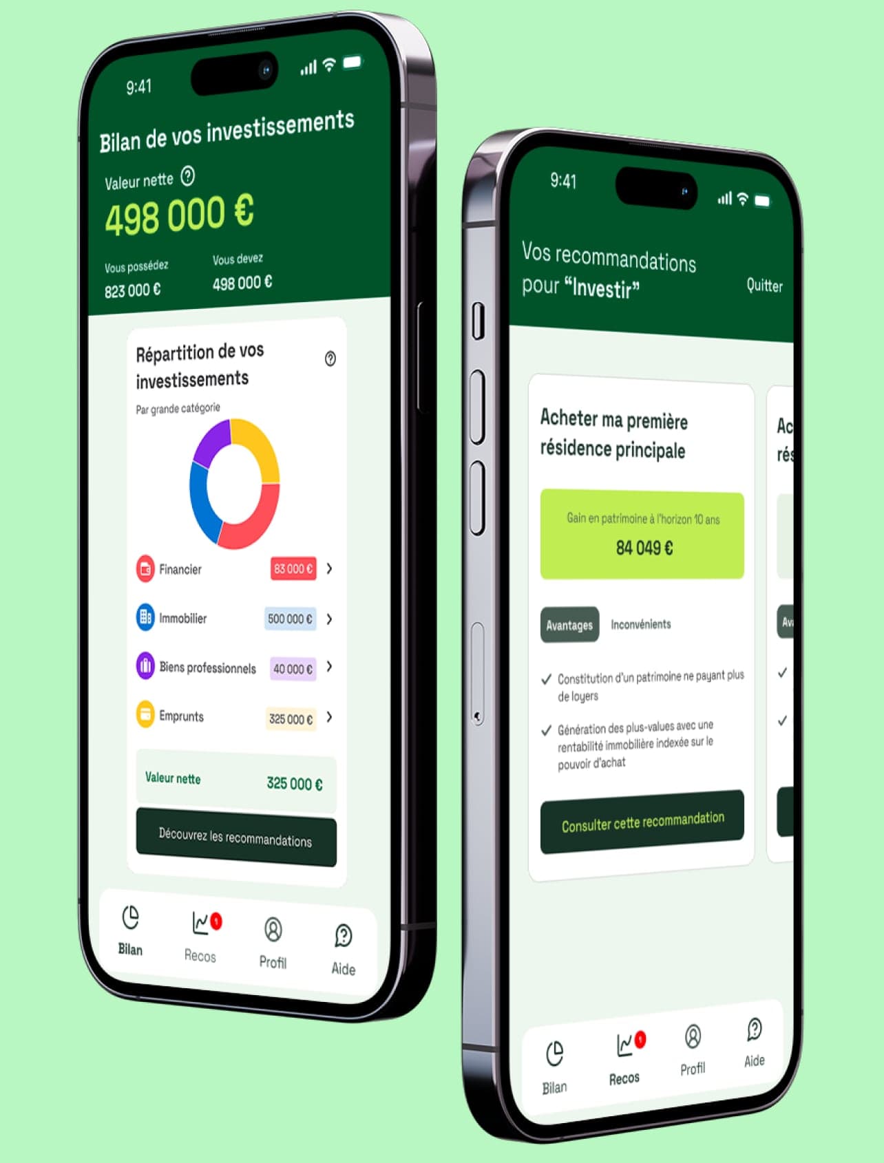 Deux iPhone de l'application Klemo sur fond vert clair : à gauche, le bilan des investissements avec sa répartition par catégorie ; à droite, une recommandation pour acheter une première résidence principale